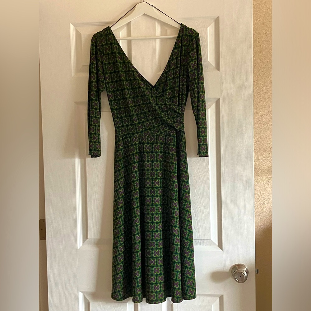 GNW Size 8 Groovy Green Dress